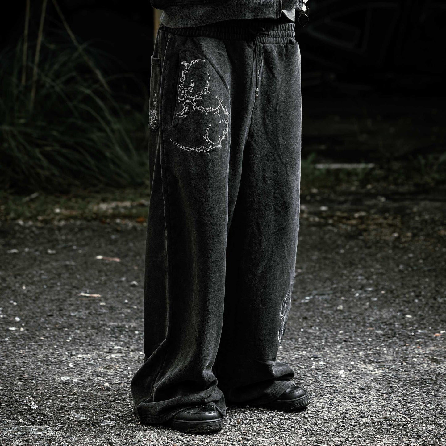 Oversized washed black oversize flared sweatpants embroidery gothic graphic — EXPND
