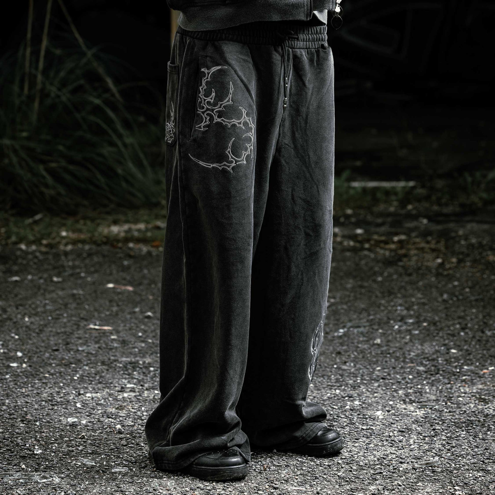 Oversized washed black oversize flared sweatpants embroidery gothic graphic — EXPND
